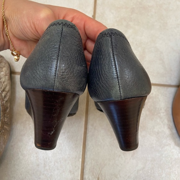 Tory Burch Leather Selma Wedge Logo Peep Toe Pumps - Picture 4 of 4